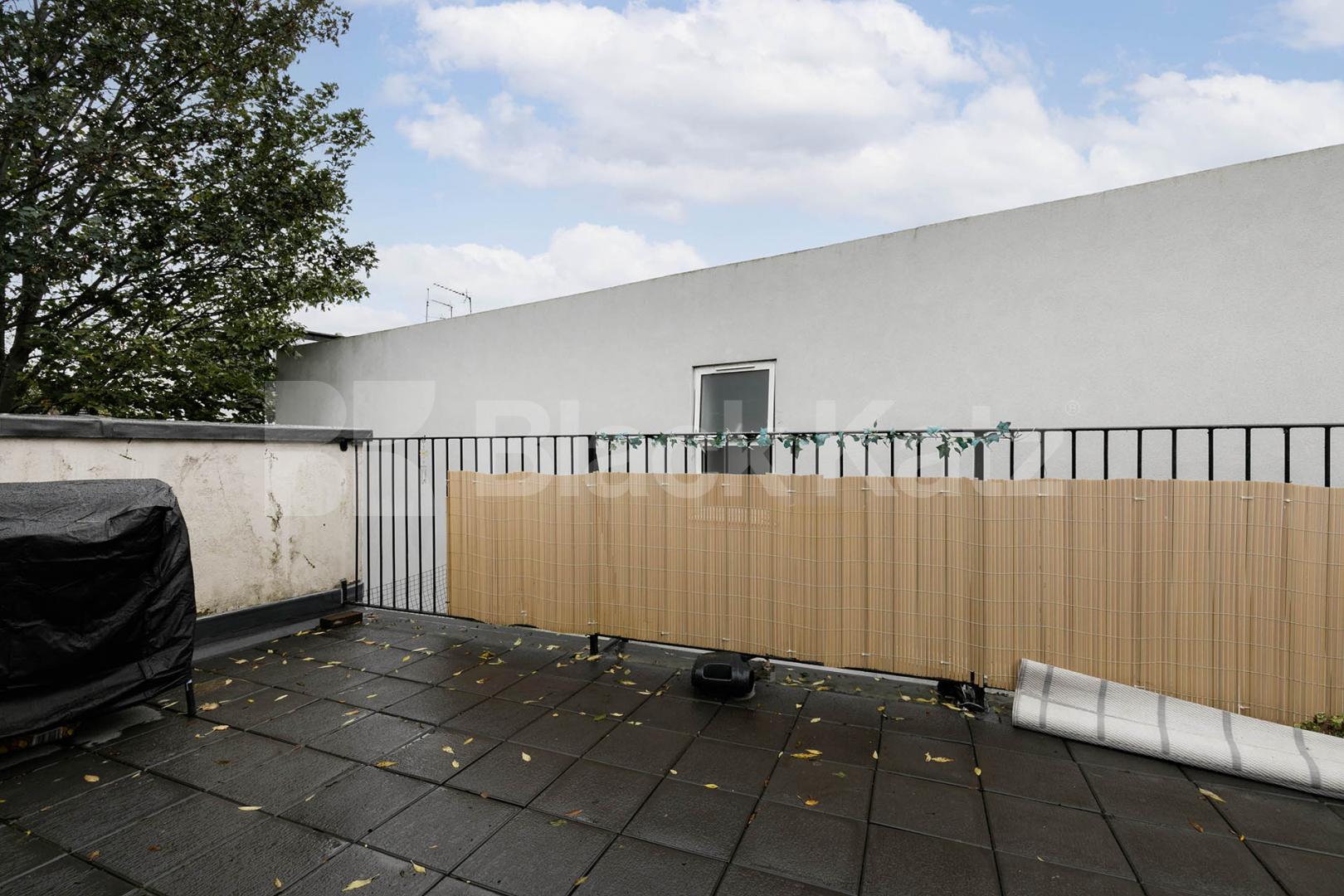 Modern and Central Apartment Belton Road, Willesden Green